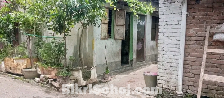 বড় বাজারে কমদামের বাড়ি বিক্রি